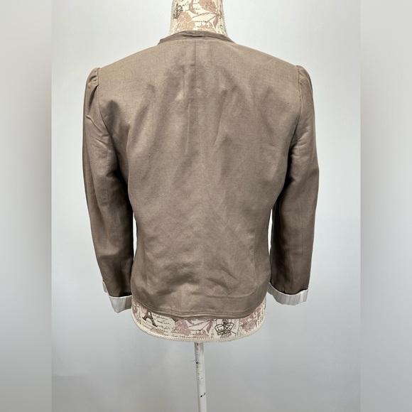LOFT Taupe linen blend crop blazer size 6. - Picture 4 of 13